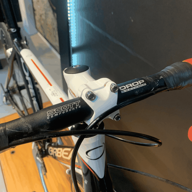 Bicicleta Orbea Aqua 105 20v Aro 700 T-51 Preta e Branca e Vermelha-Seminova