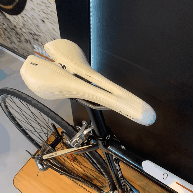 Bicicleta Orbea Aqua 105 20v Aro 700 T-51 Preta e Branca e Vermelha-Seminova
