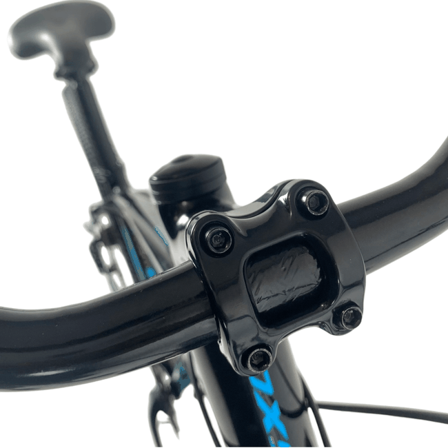 Bicicleta OXS Glide 100 Aro 29 Shimano 21v Preto e Azul e S-lime