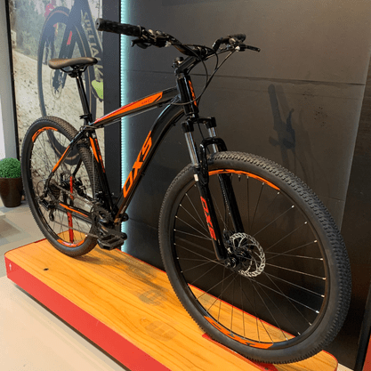 Bicicleta OXS Glide 100 Aro 29 Shimano 21v Preto e Laranja e Vermelho