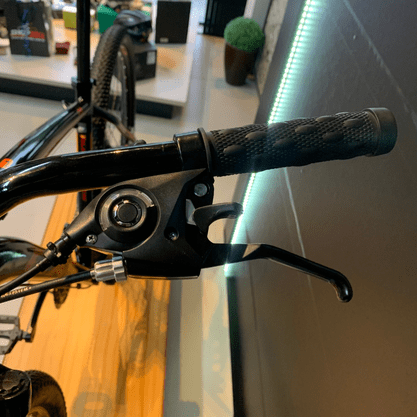 Bicicleta OXS Glide 100 Aro 29 Shimano 21v Preto e Laranja e Vermelho