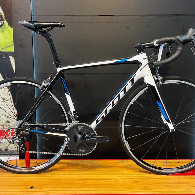 Bicicleta Scott Addict 15 Carbon Aro 700 Ultegra 22v Preta Branca e Azul - Seminova