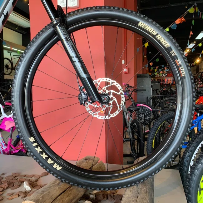 Bicicleta Scott Spark RC Team Aro 29 SRAM XX1 12v Camaleão/Preto Seminova