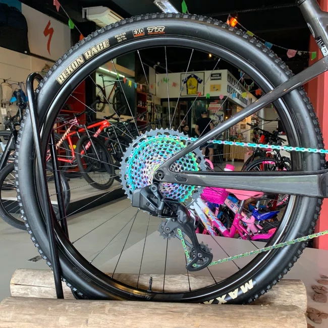 Bicicleta Scott Spark RC Team Aro 29 SRAM XX1 12v Camaleão/Preto Seminova