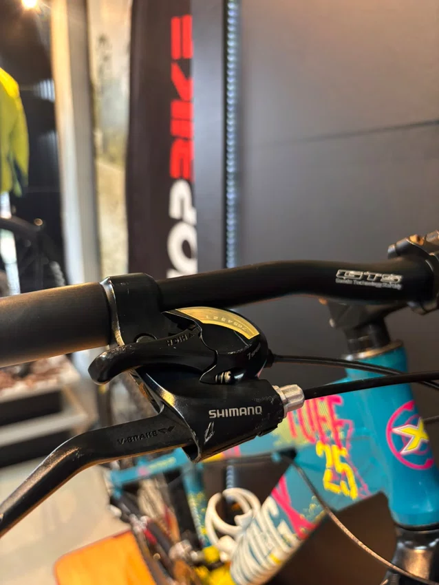 Bicicleta Seminova A26 Viking Tuff-25 Shimano 21V Verde/Amarelo/Rosa