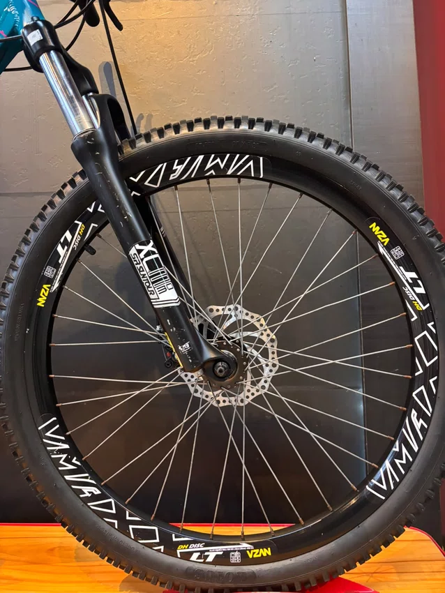 Bicicleta Seminova A26 Viking Tuff-25 Shimano 21V Verde/Amarelo/Rosa