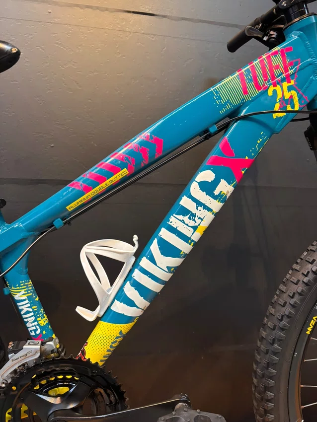 Bicicleta Seminova A26 Viking Tuff-25 Shimano 21V Verde/Amarelo/Rosa