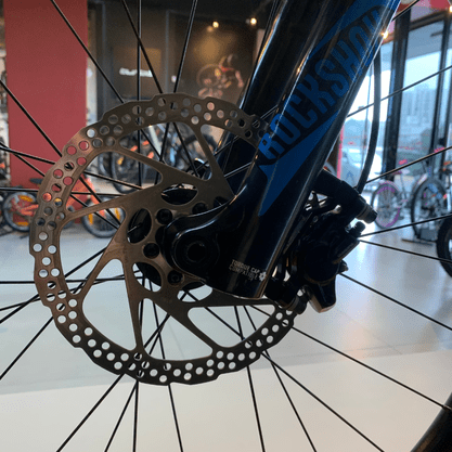 Bicicleta Trek Fuel EX 5 Aro 27.5 Deore 20v Preto Branco e Azul - Seminova