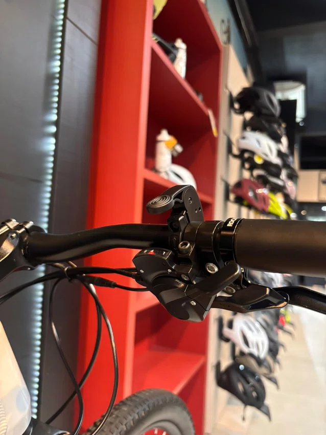 Bicicleta Seminova A29 Caloi E-Vibe Shimano Cues 9V T-17 Cinza