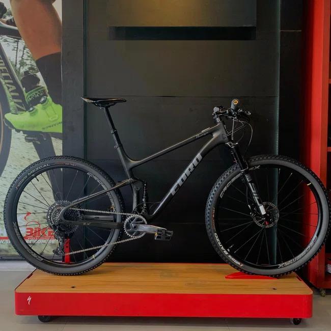 Bicicleta Edro Aro 29 Full Carbon GX 12V Preta - Seminova