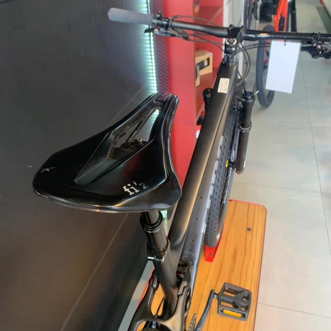 Bicicleta Edro Aro 29 Full Carbon GX 12V Preta - Seminova