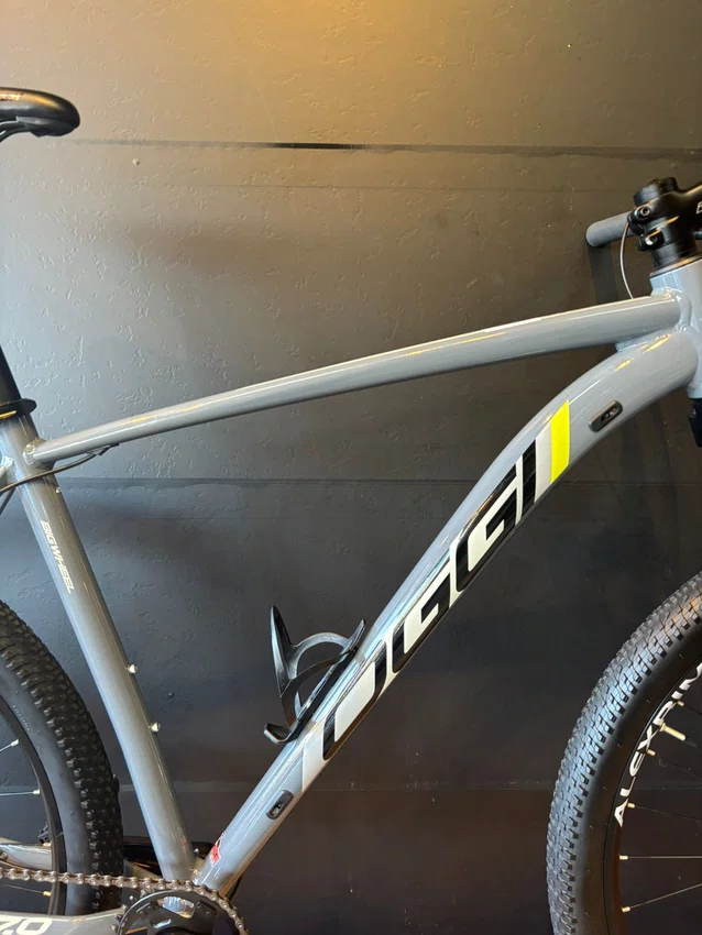Bicicleta Seminova A29 Oggi 7.0 Shimano Cues 9v T-21 Cinza / Amarela
