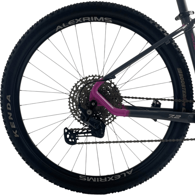 Bicicleta Oggi Big Wheel 7.2 Aro 29 Deore 12v Grafite e Rosa - Seminova