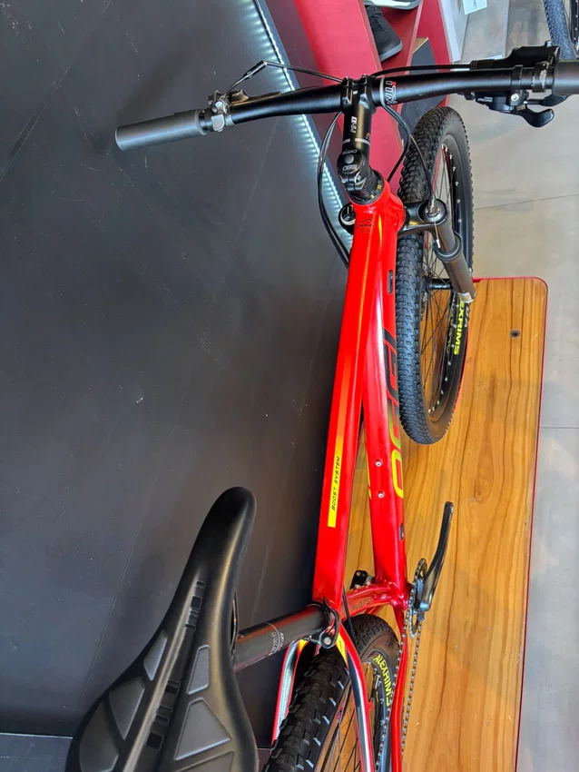 Bicicleta Seminova A29 Oggi 7.2 Shimano Deore 11V T-17 Vermelha