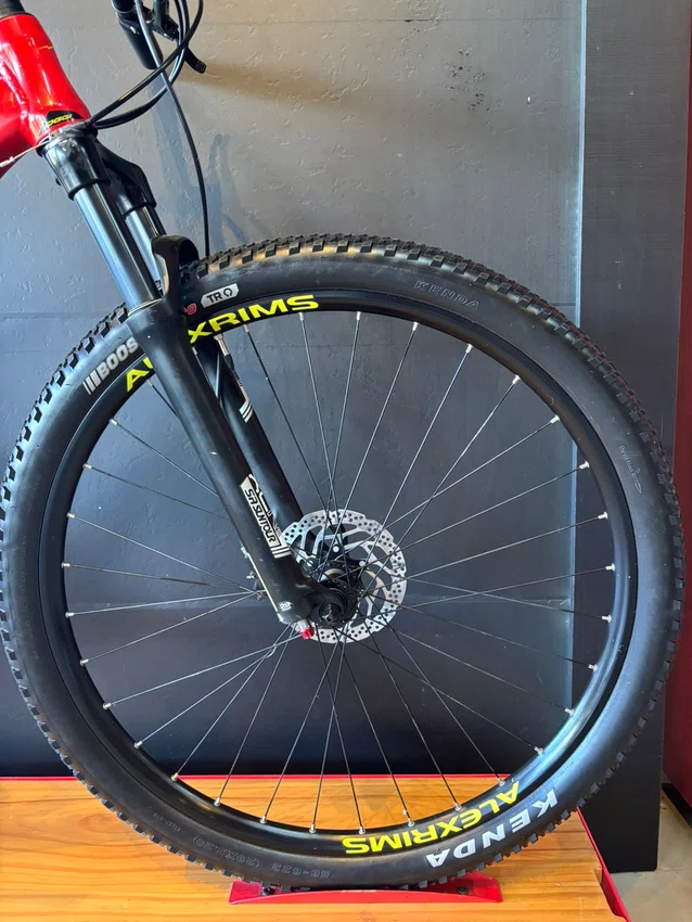 Bicicleta Seminova A29 Oggi 7.2 Shimano Deore 11V T-17 Vermelha