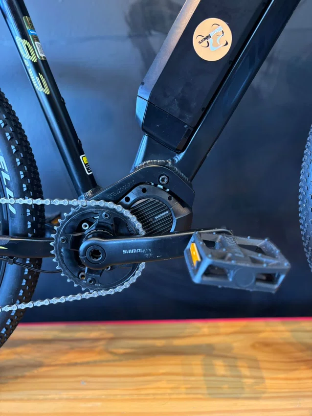 Bicicleta seminova a29 oggi 8.3 2023 shimano deore 11v t-19 preta/amarela