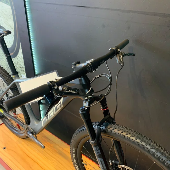 Bicicleta Oggi Agile Aro 29 Pro Gx Grafite e Preto - Seminova