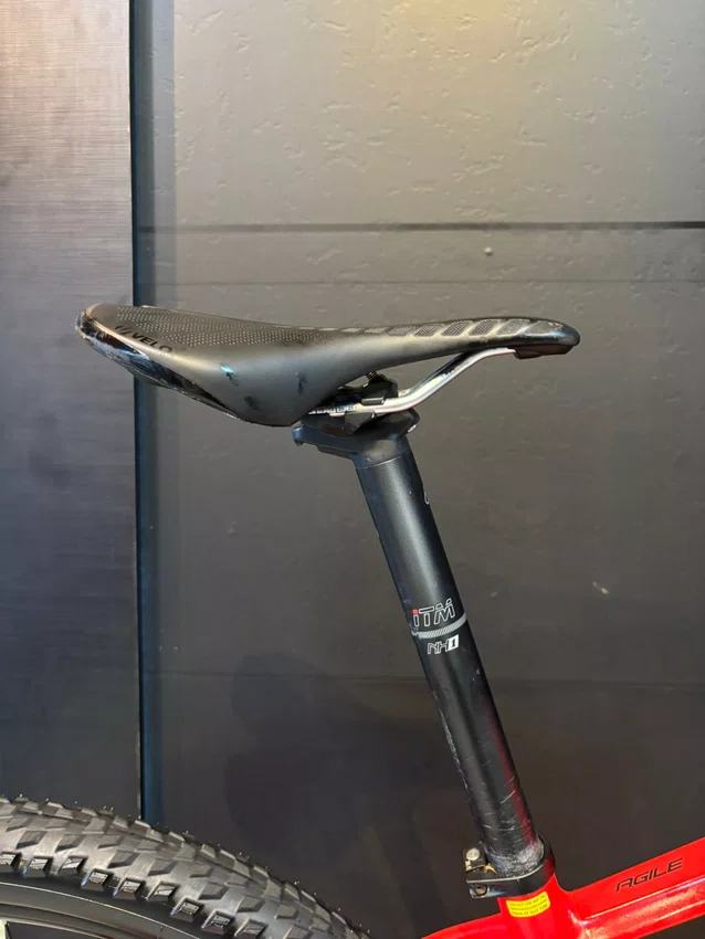 Bicicleta seminova a29 oggi agile pro sram gx 12v t-17 azul/vermelha