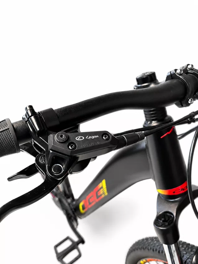 Bicicleta Seminova A29 Oggi Big Wheel 8.0 Shimano 7V T-17 Preto/Amarelo/Vermelho