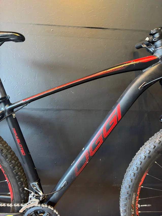 Bicicleta seminova a29 oggi bigwheel 7.3 shimano deore 20v preta/verde/vermelho