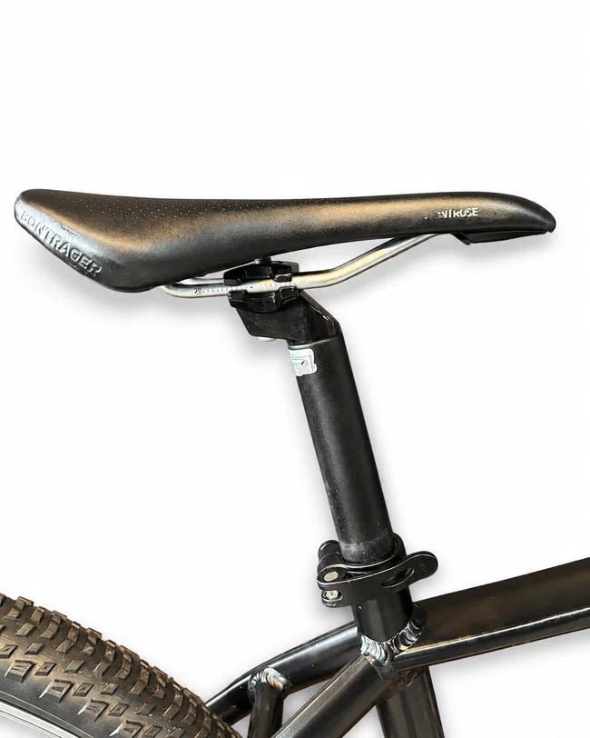 Bicicleta Seminova A29 Oggi BW 8.3 Shimano Deore 11V T-17 Preto/Vermelho