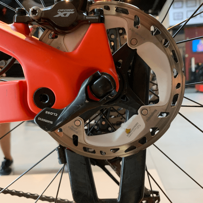 Bicicleta Oggi Cattura Pro Aro 29 XT 12v Azul e Vermelho - Seminova