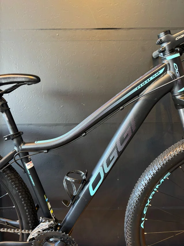 Bicicleta Seminova A29 Oggi Float 5.0 Shimano Tourney 24V t-17 Preto/Azul/Roxa