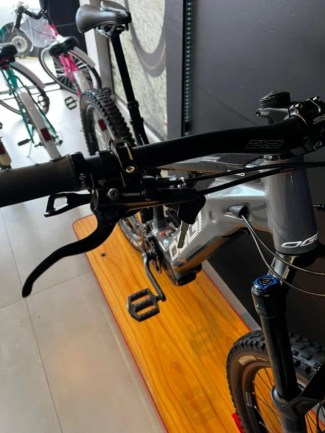 Bicicleta Oggi Razzo T-130 Aro 29 Shimano Cues 11v Cinza Seminova