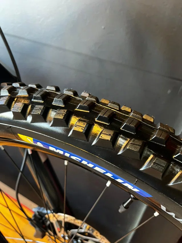 Bicicleta Sense Exalt E- trail Shimano Deore A29 11v Preta /Cinza Seminova