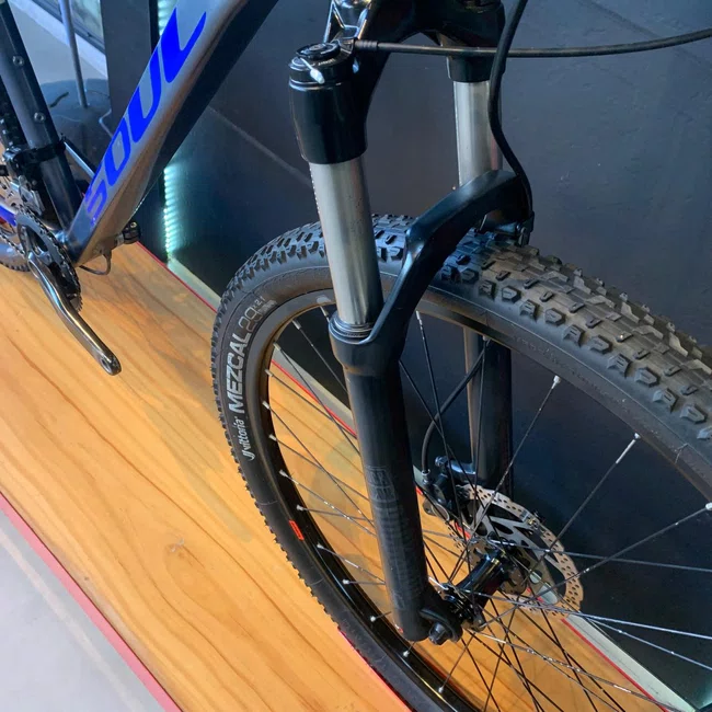 Bicicleta Soul SL Aro 29 529 Deore 20V Grafite e Azul - Seminova