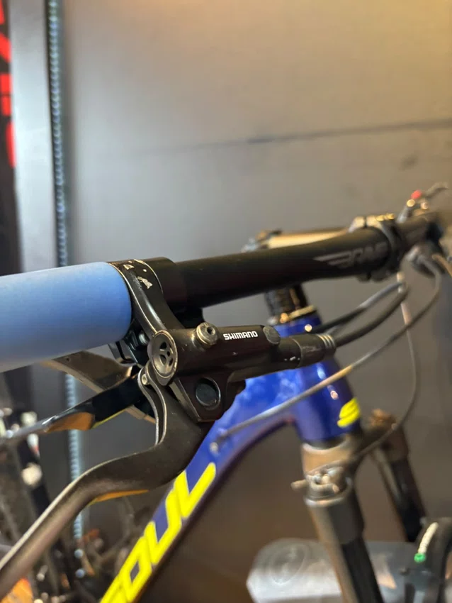 Bicicleta seminova a29 soul sl329 shimano alivio 18v t-17 azul/preto/verde