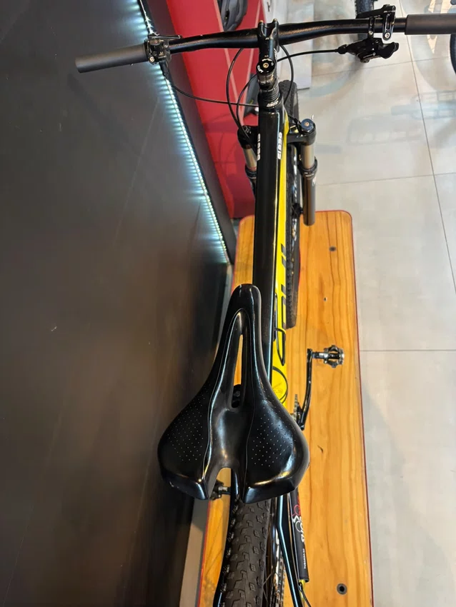 Bicicleta seminova a29 soul sl829 sram nx 12v t-17 preto/amarelo