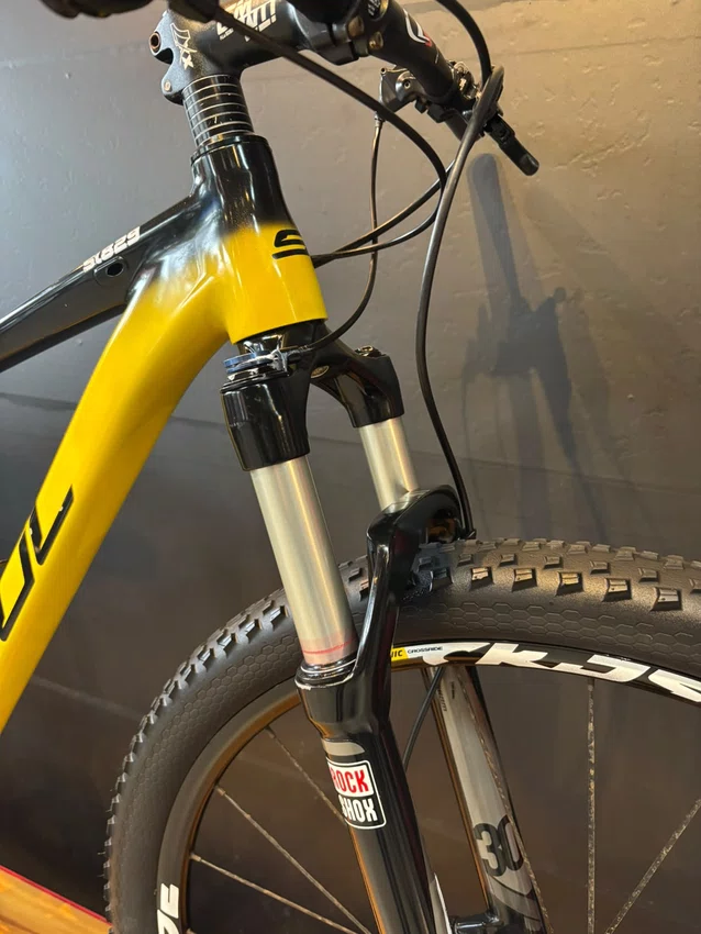 Bicicleta seminova a29 soul sl829 sram nx 12v t-17 preto/amarelo