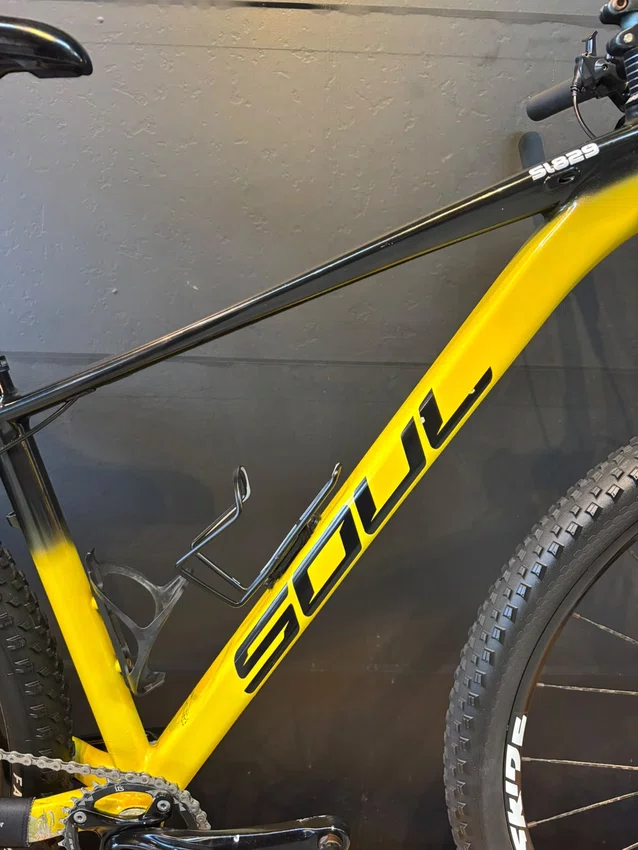 Bicicleta seminova a29 soul sl829 sram nx 12v t-17 preto/amarelo