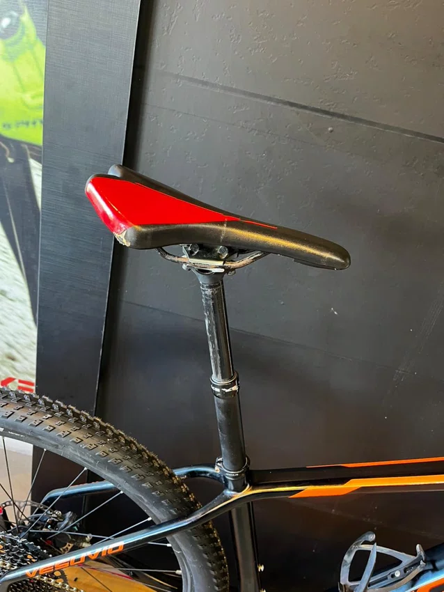 Bicicleta Seminova Soul Vesuvio Aro 29 SRAM NX 12v Preta/Laranja
