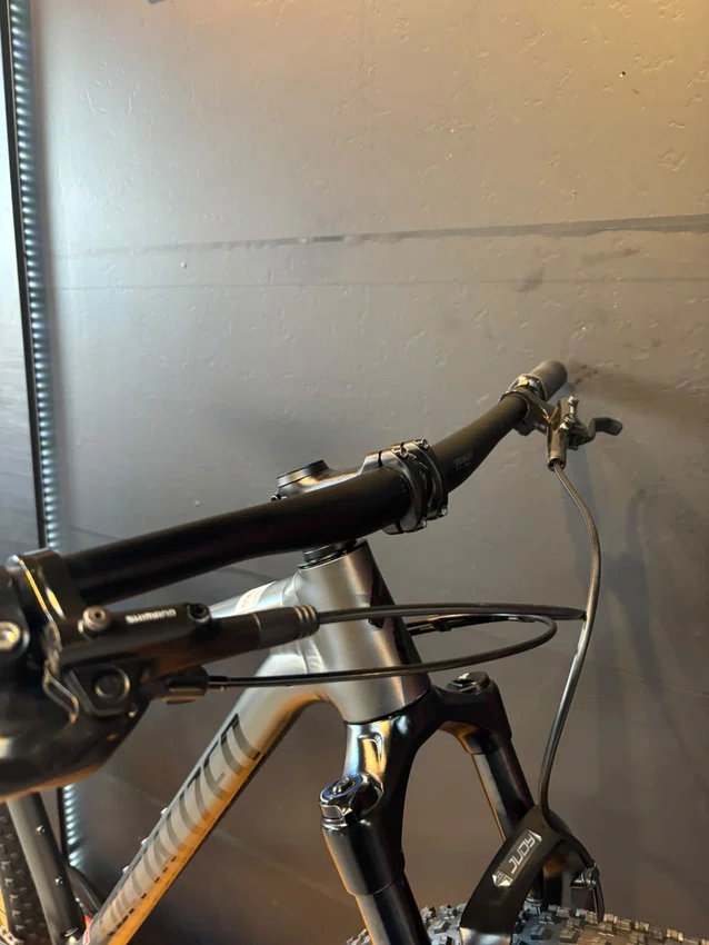 Bicicleta seminova a29 specialized chisel sram sx 12v t-17 cinza