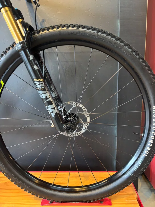 Bicicleta seminova a29 specialized epic gx t-17 12v preto/verde