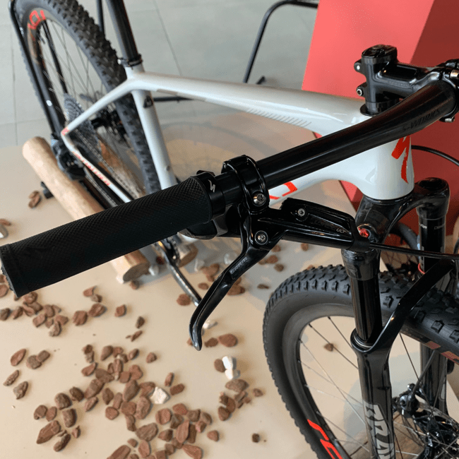 Bicicleta Specialized Epic Ht S-Works Aro 29 AXS XX1 12V Branco e Vermelho - Seminova