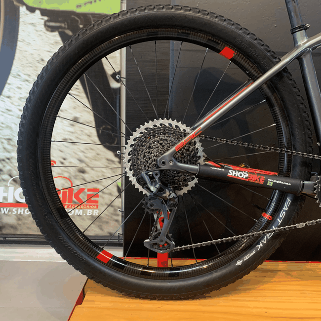 Bicicleta  A29 Specialized Epic HT X01 12v T-15 Preta e Vermelha Seminova