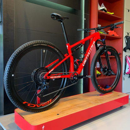 Bicicleta Specialized Epic Race Full Comp Carbon Aro 29 SLX 12v 2021 Vermelho e Branco -  Seminova