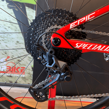 Bicicleta Specialized Epic Race Full Comp Carbon Aro 29 SLX 12v 2021 Vermelho e Branco -  Seminova