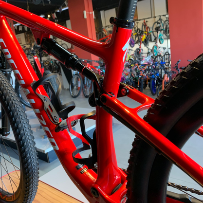 Bicicleta Specialized Epic Race Full Comp Carbon Aro 29 SLX 12v 2021 Vermelho e Branco -  Seminova