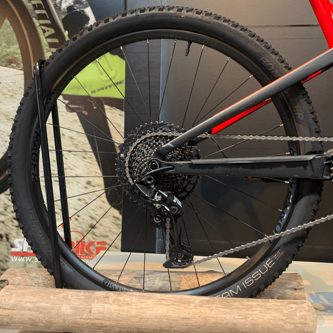 Bicicleta Trek Top Fuel 8 Aro 29 NX 12v Preto e Vermelho - Seminova