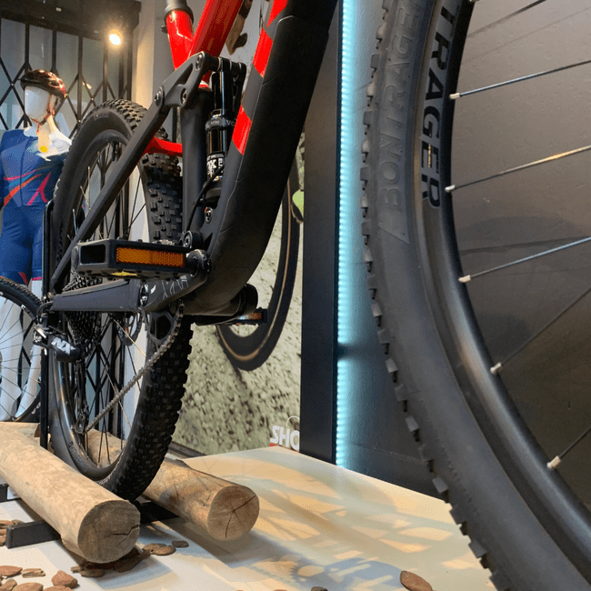 Bicicleta Trek Top Fuel 8 Aro 29 NX 12v Preto e Vermelho - Seminova