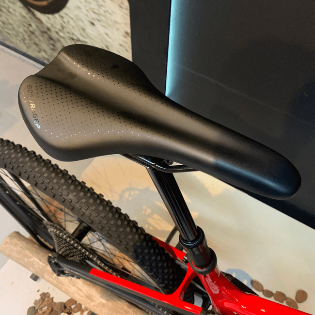 Bicicleta Trek Top Fuel 8 Aro 29 NX 12v Preto e Vermelho - Seminova