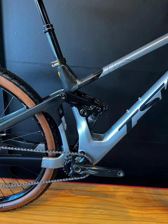 Bicicleta seminova a29 tsw all quest shimano deore 12v t-17 cinza/prata