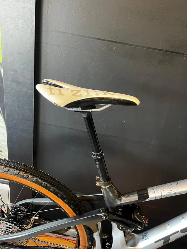 Bicicleta seminova a29 tsw all quest shimano deore 12v t-17 cinza/prata