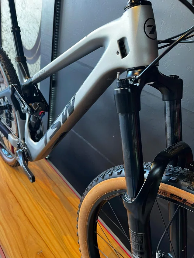 Bicicleta seminova a29 tsw all quest shimano deore 12v t-17 cinza/prata