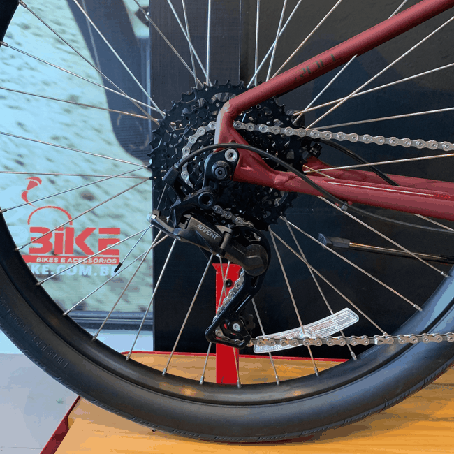 Bicicleta Specialized Roll 3.0 Microshift 8V 650B Bordo - Seminova