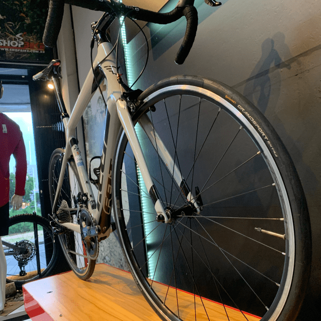 Bicicleta Felt Five 5 Aro 700 Shimano 105 22v Cinza e Preto - Seminova